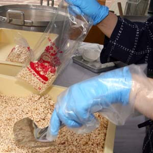 ポン菓子袋詰め画像